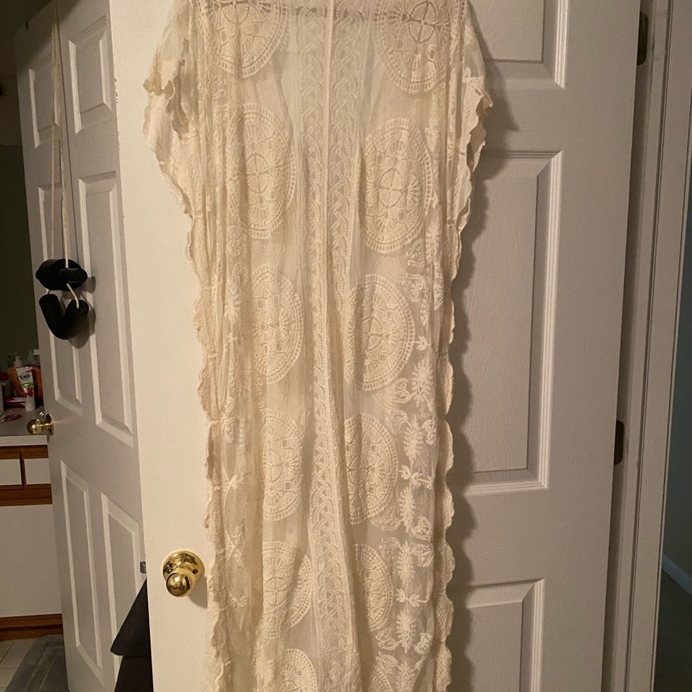 Brand new with tags Three birds nest Cheri scallop lace duster very detailed - Picture 4 of 6